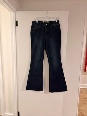 Idyllwind Women's High Rise Dark Navy Flare Jeans Size 10 Waist x 34 Leg